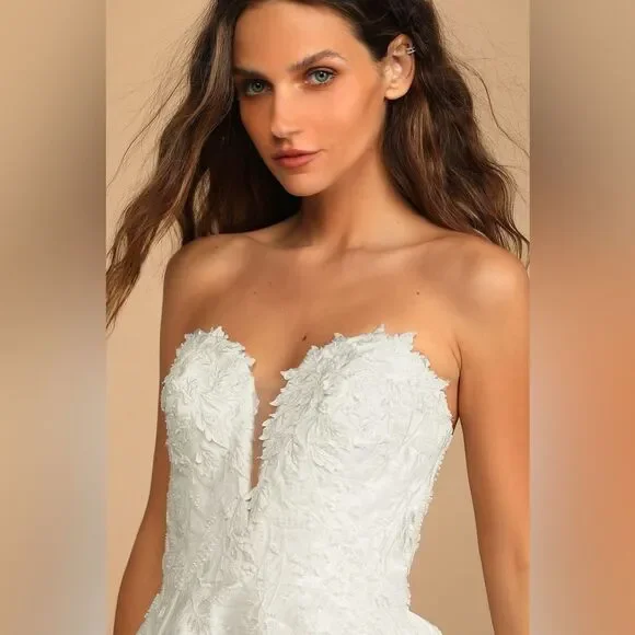 Lulus Now and Always White Beaded Embroidered Strapless Gown Size 8 NWOT - Picture 5 of 16